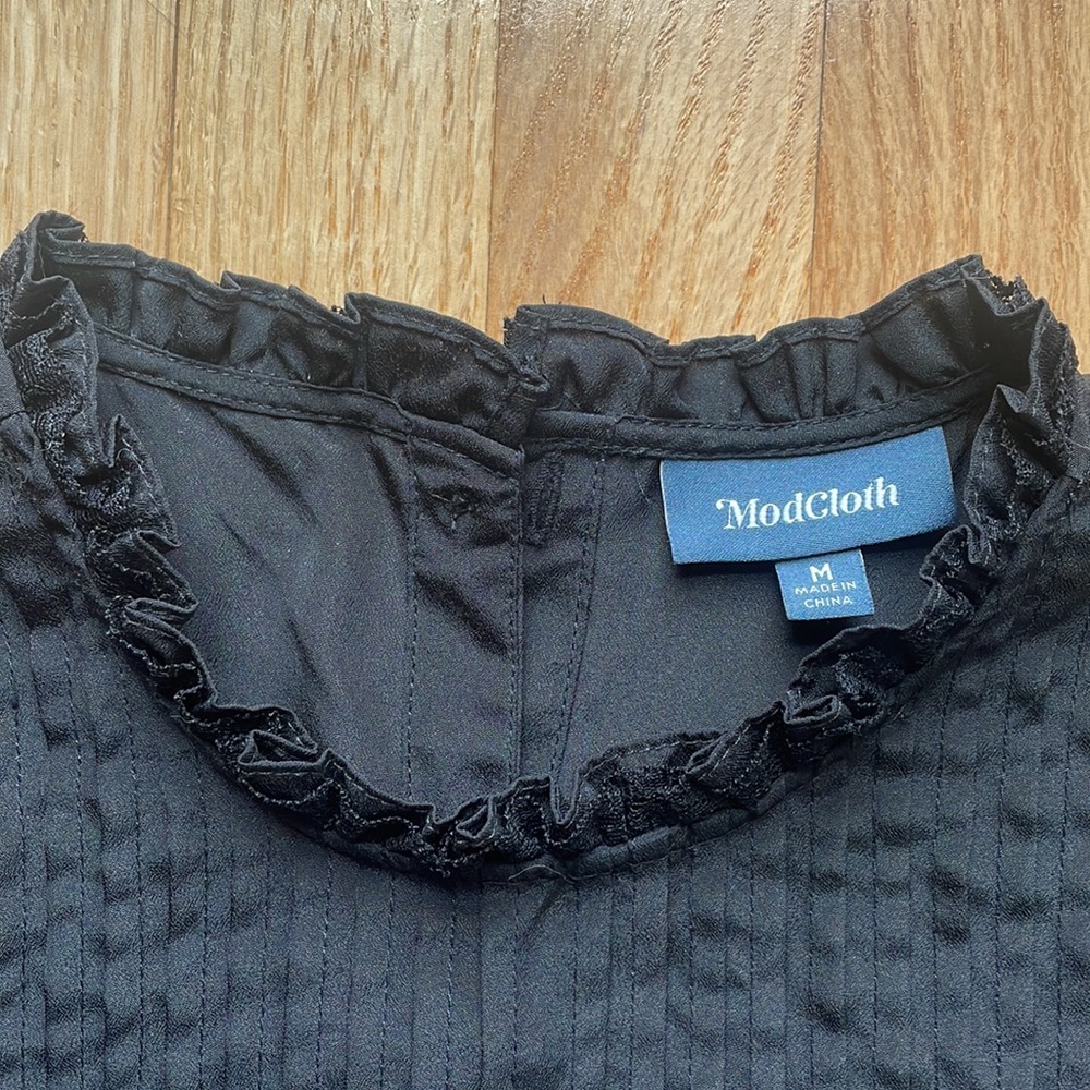 ModCloth high-neck cap-sleeved button-back top - Picture 2 of 6
